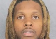 美国说唱歌手Lil Durk因涉嫌谋杀而被捕